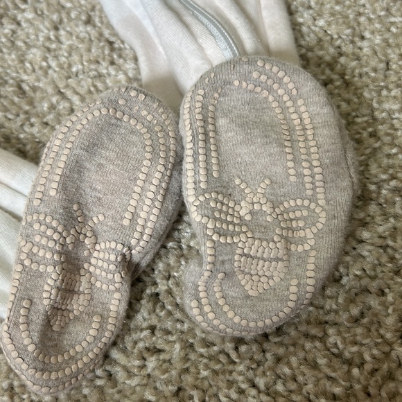 Burts Bees Bundle Bee Keeper Sleep Sack, Organic Crib Sheet & Onsie 6-12 Months - Picture 9 of 16